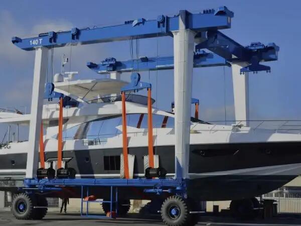 游艇吊的型號有哪些？分別適用于什么場合？